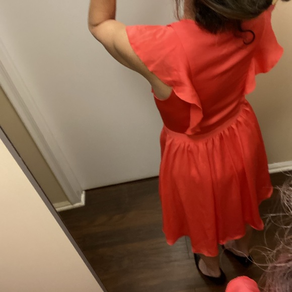 Banana Republic ruffle dress - Picture 7 of 7